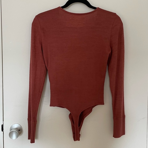 A&F Cozy Tie-Front Longsleeve Bodysuit - Picture 6 of 6